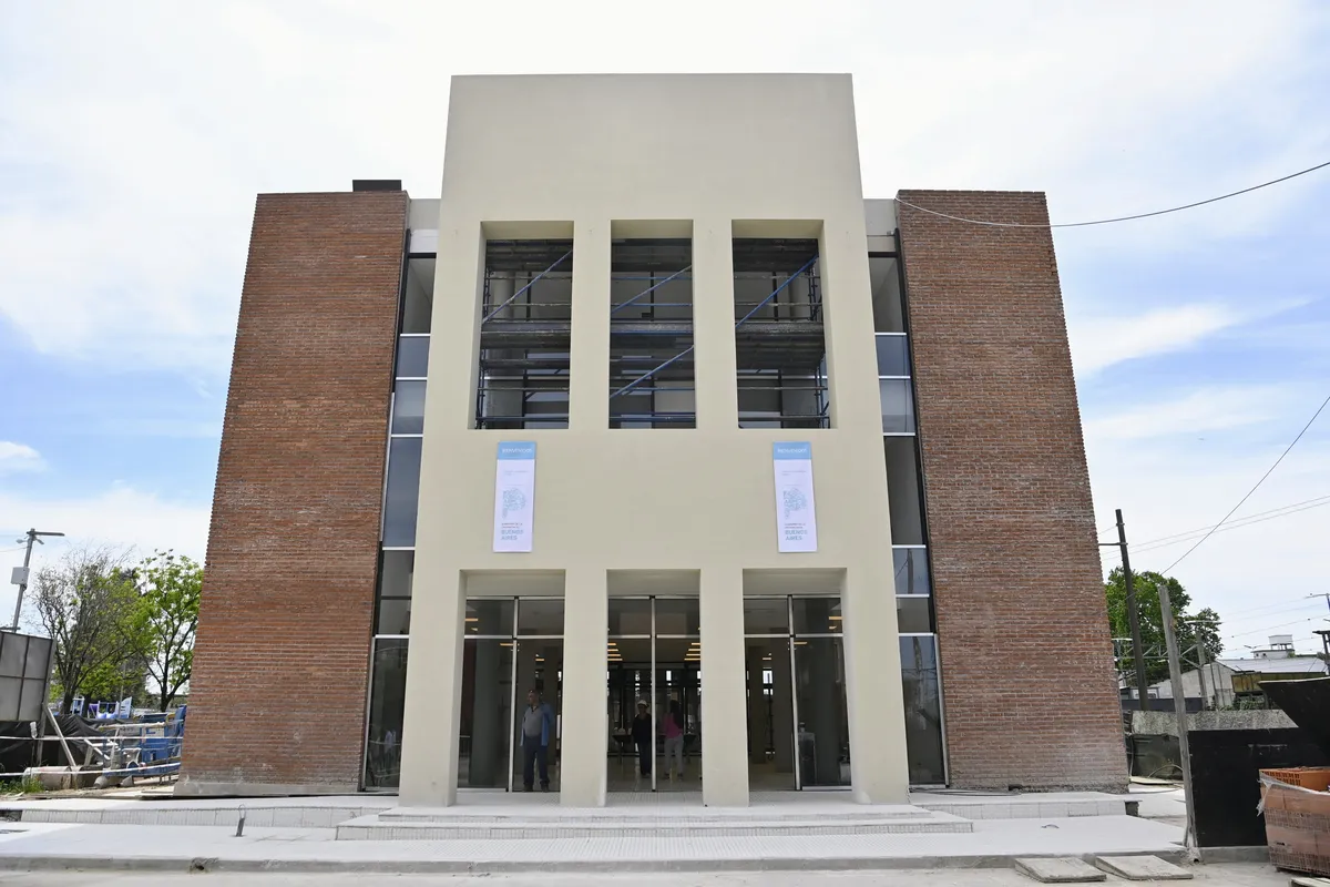 Casa de la Provincia en Ezeiza, fachada del edificio administrativo